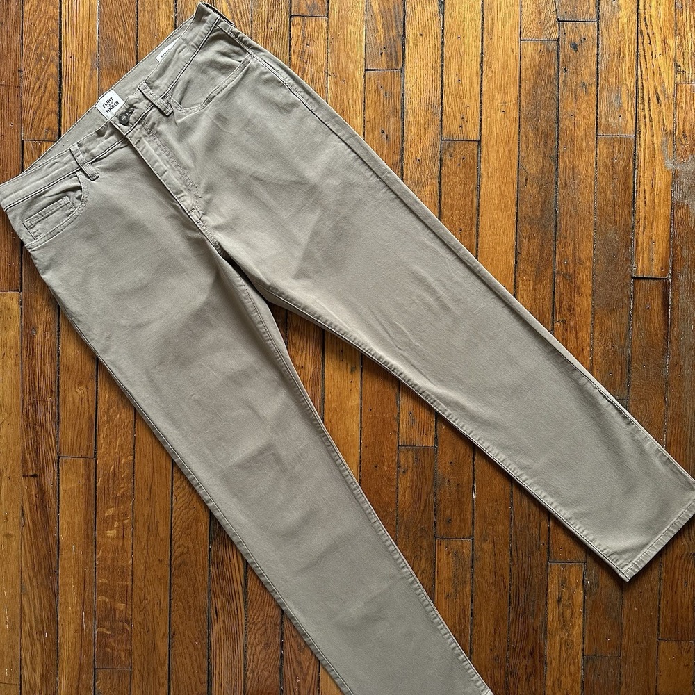 Men's Slim Straight Chinos in Light Khaki